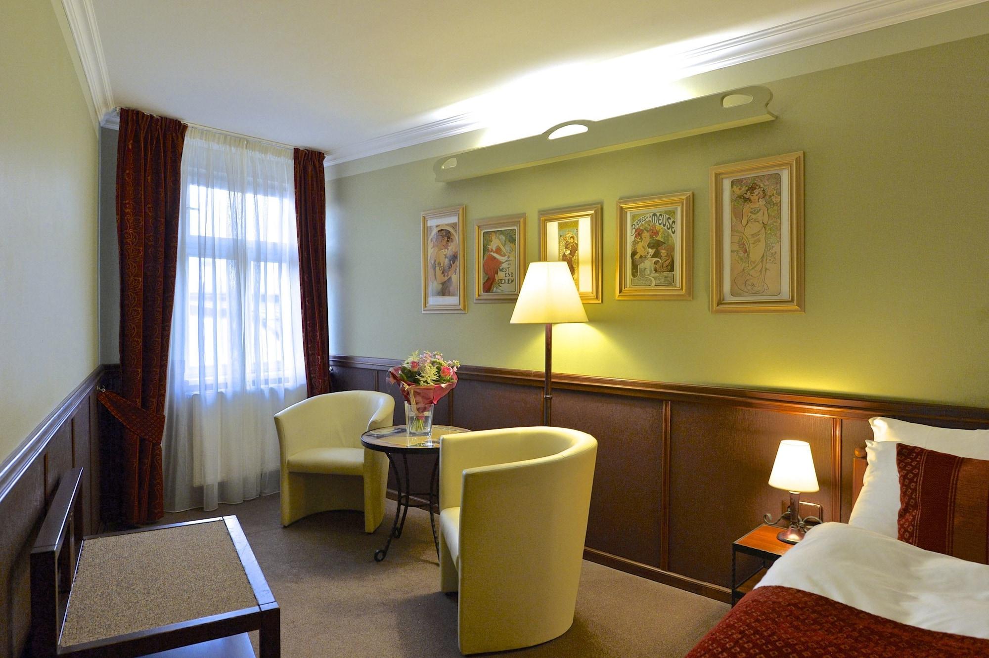 Hotel Hastal Prague Old Town Esterno foto