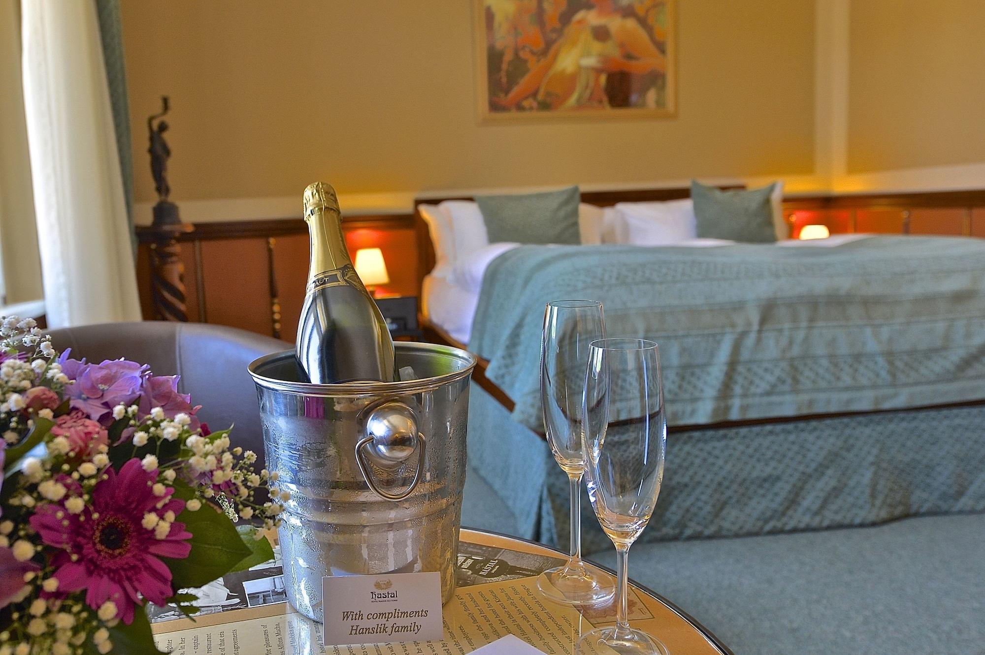 Hotel Hastal Prague Old Town Esterno foto