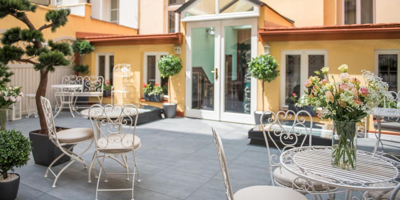 Hotel Hastal Prague Old Town Esterno foto