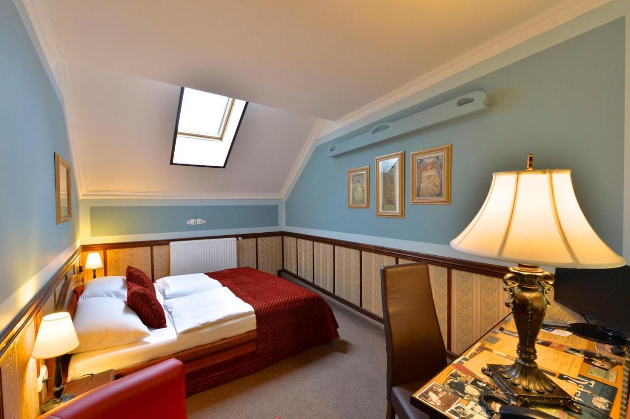 Hotel Hastal Prague Old Town Esterno foto