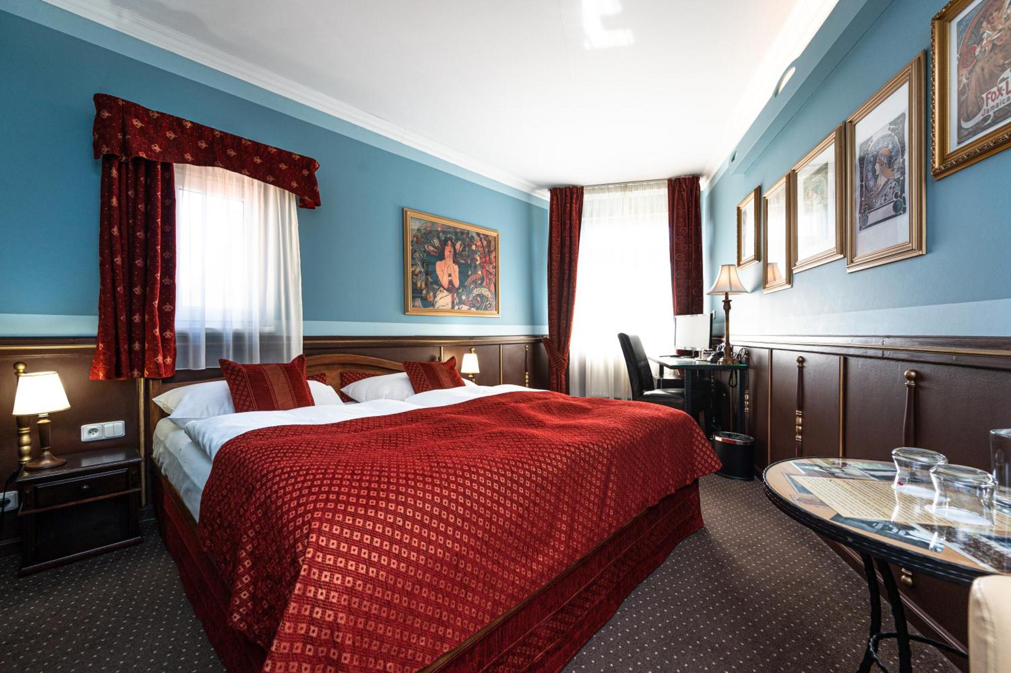 Hotel Hastal Prague Old Town Esterno foto