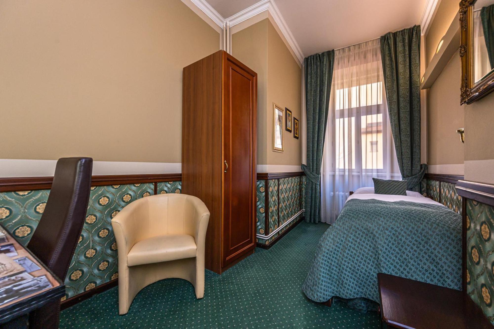 Hotel Hastal Prague Old Town Esterno foto