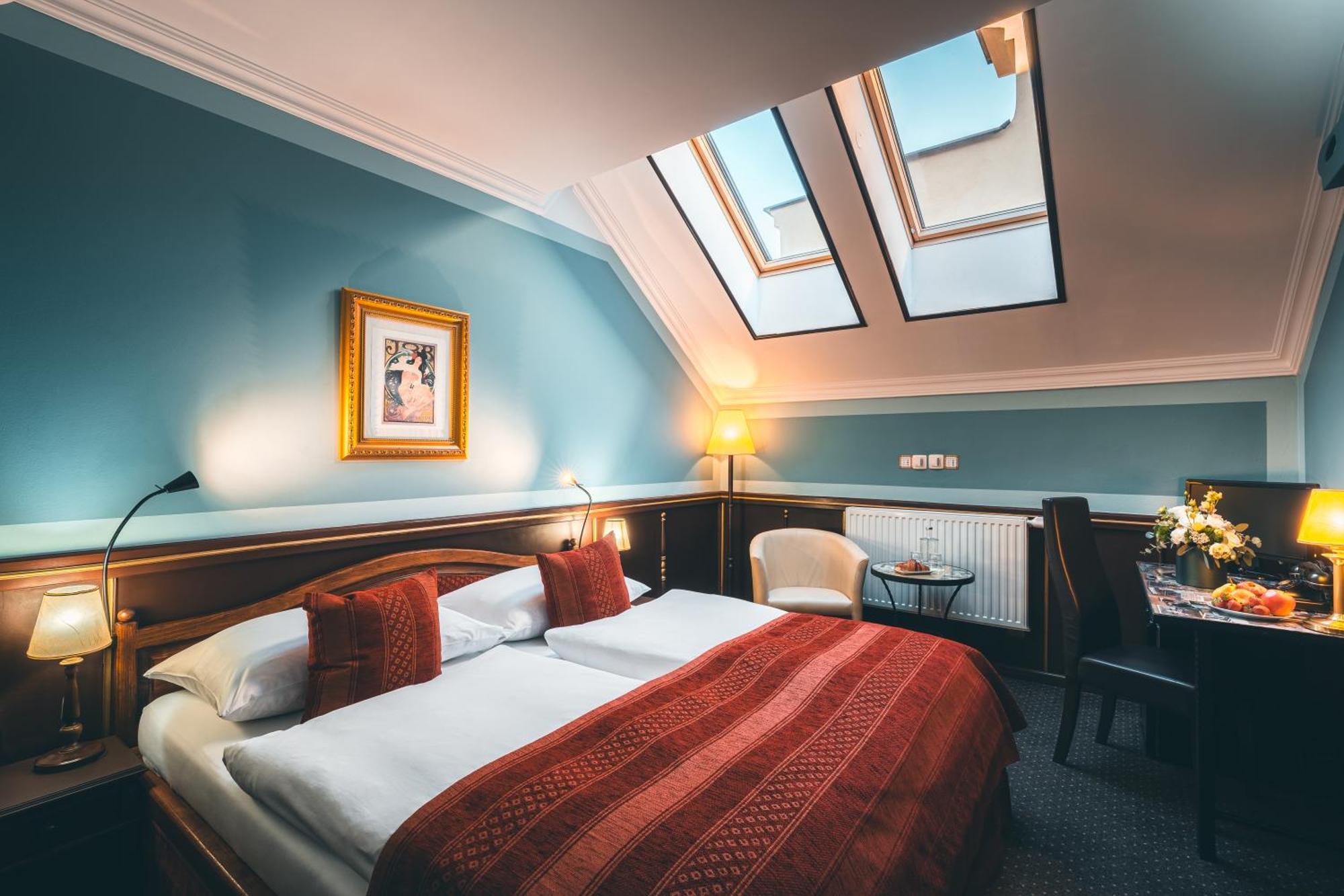 Hotel Hastal Prague Old Town Esterno foto
