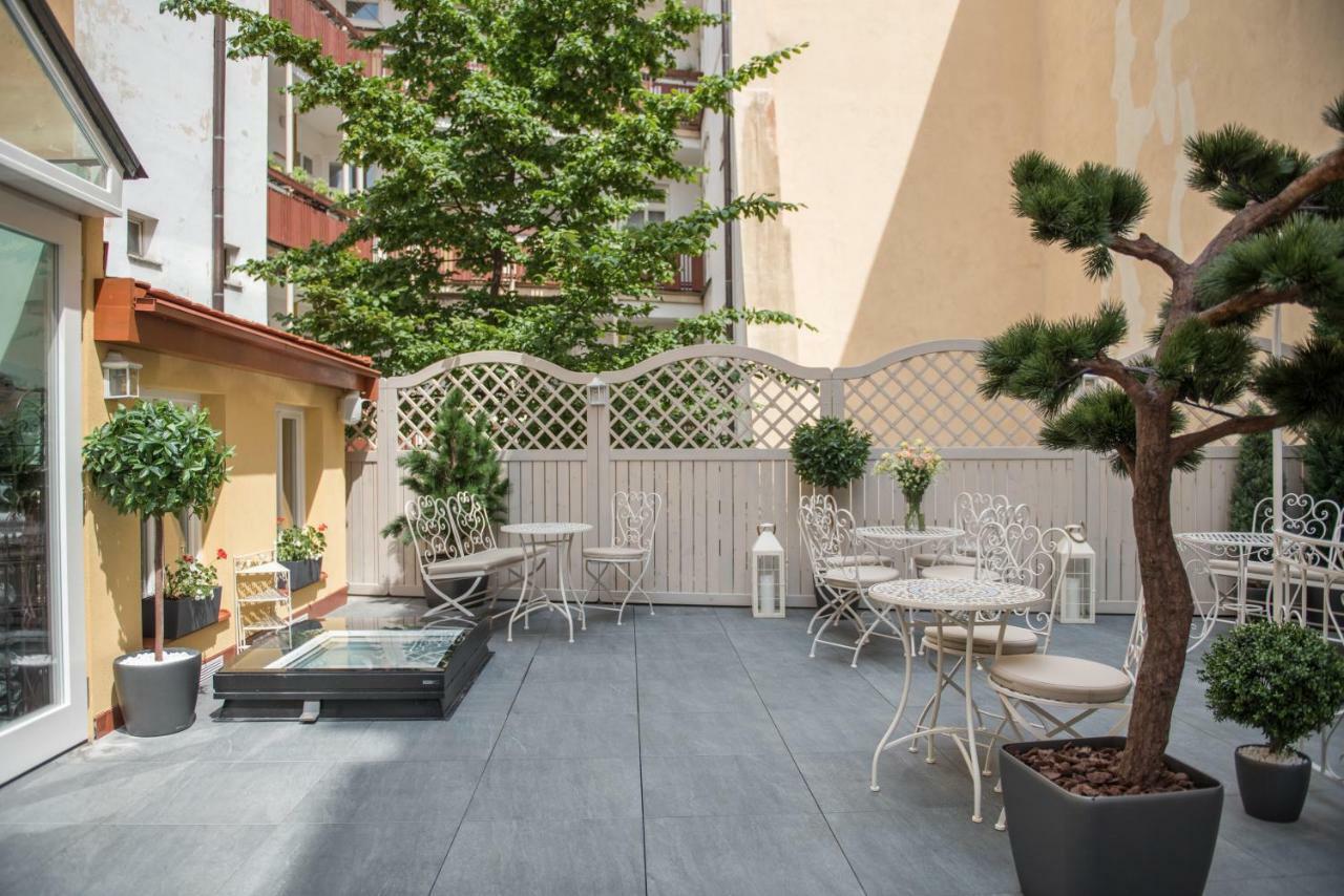 Hotel Hastal Prague Old Town Esterno foto