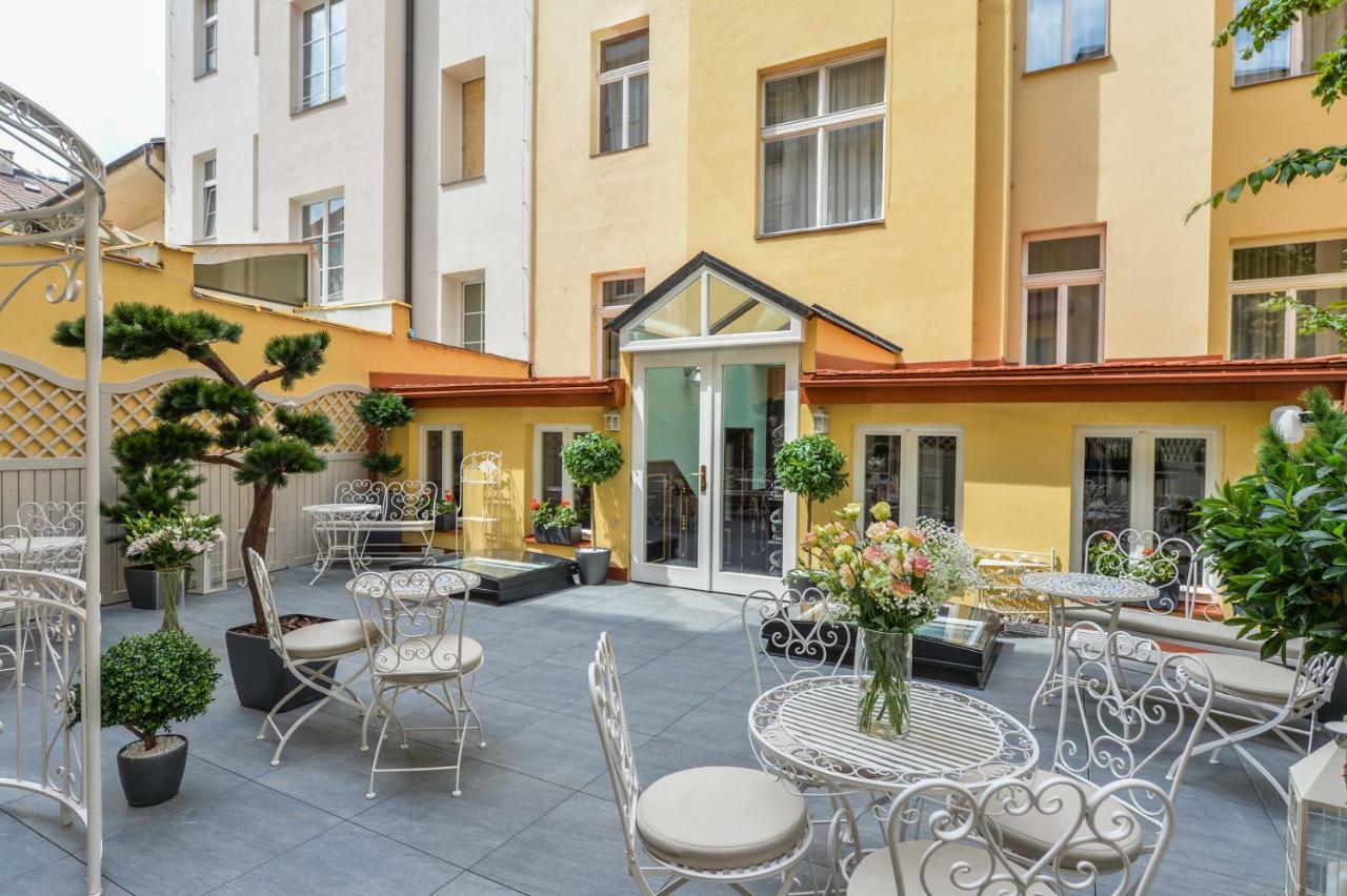 Hotel Hastal Prague Old Town Esterno foto